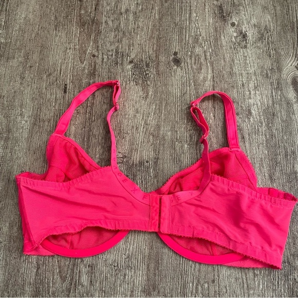Fenty X Savage Hot Pink Printed Bra Size 38DD - Picture 2 of 6